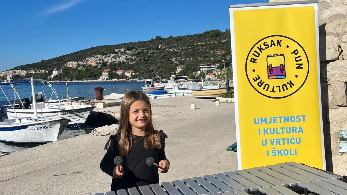 Ruksak (pun) kulture na Drveniku Velom